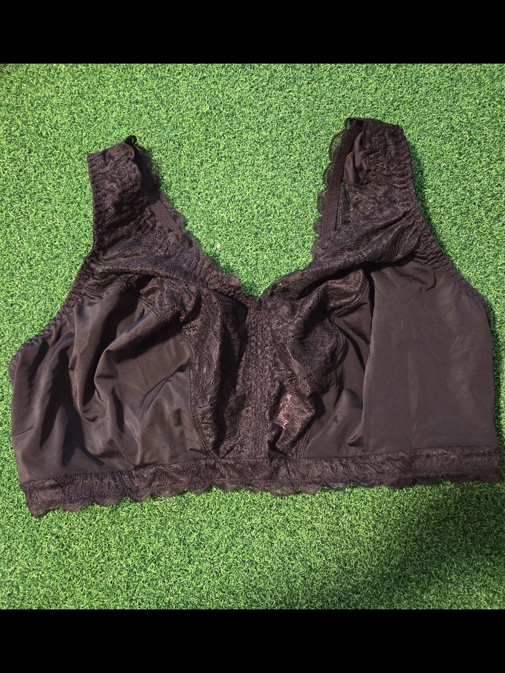 *Breezies Black Lace Wireless Bralette